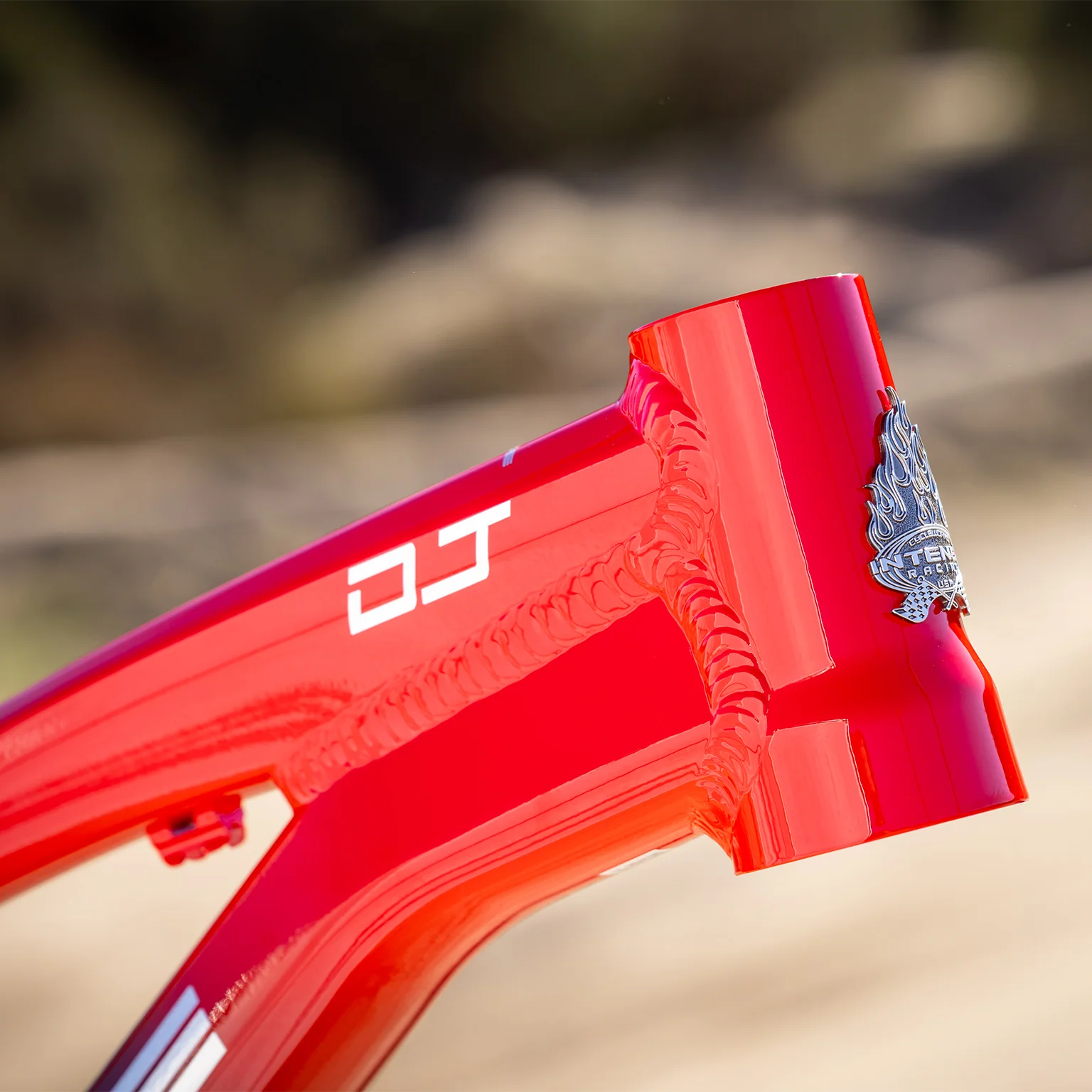 DJ Frame Red - Image 10