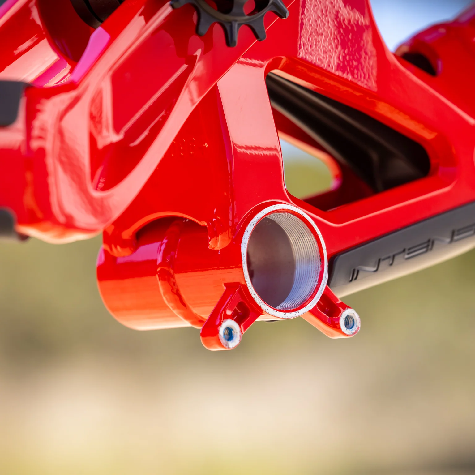 M1 FRAME RED - Image 10