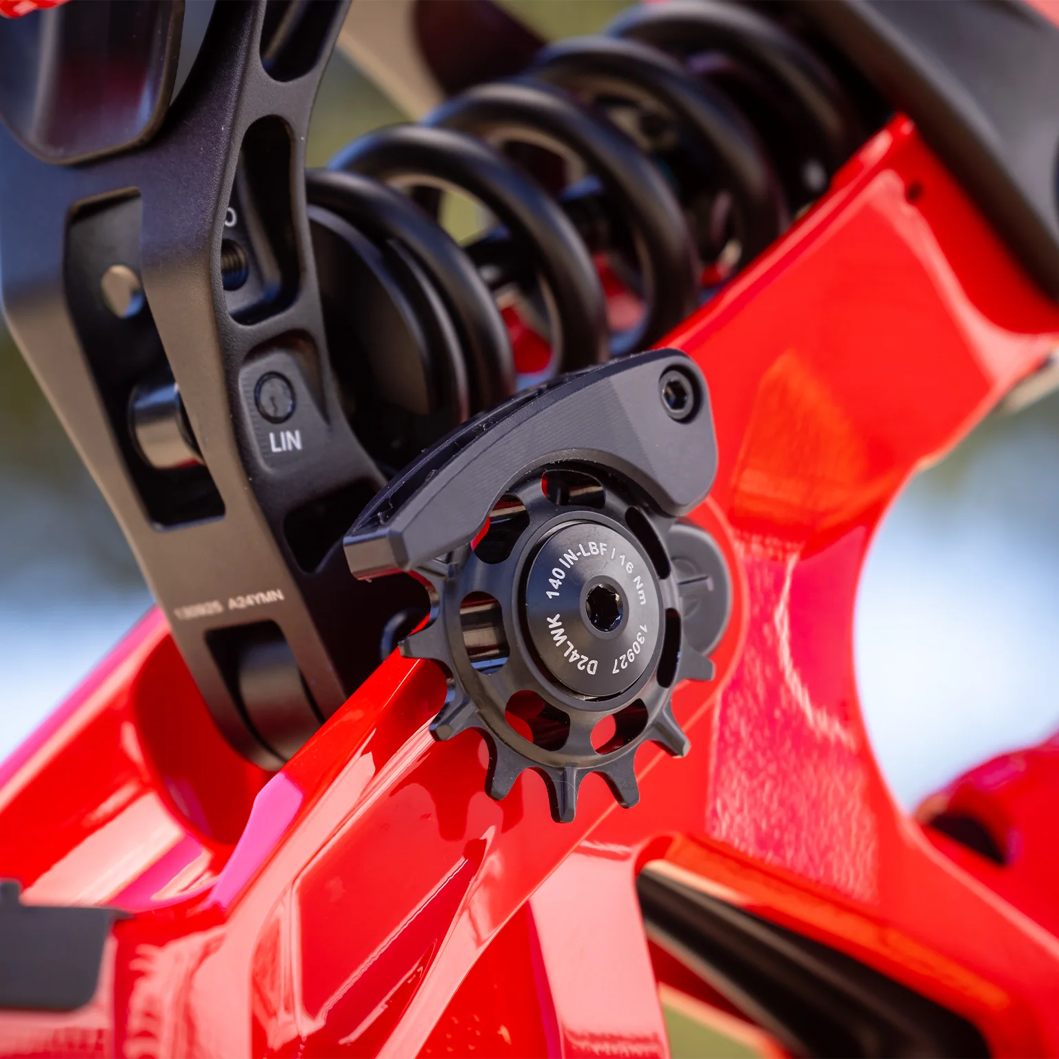 M1 FRAME RED - Image 11