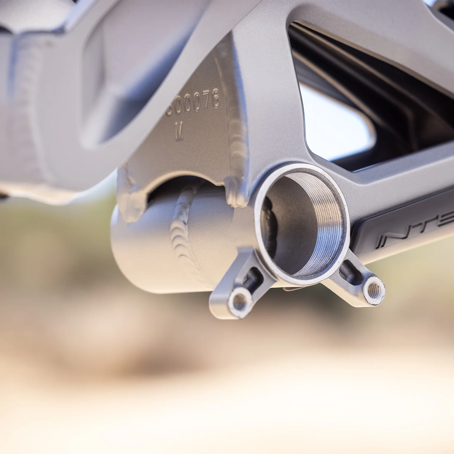 M1 FRAME Titanium Gray - Image 10
