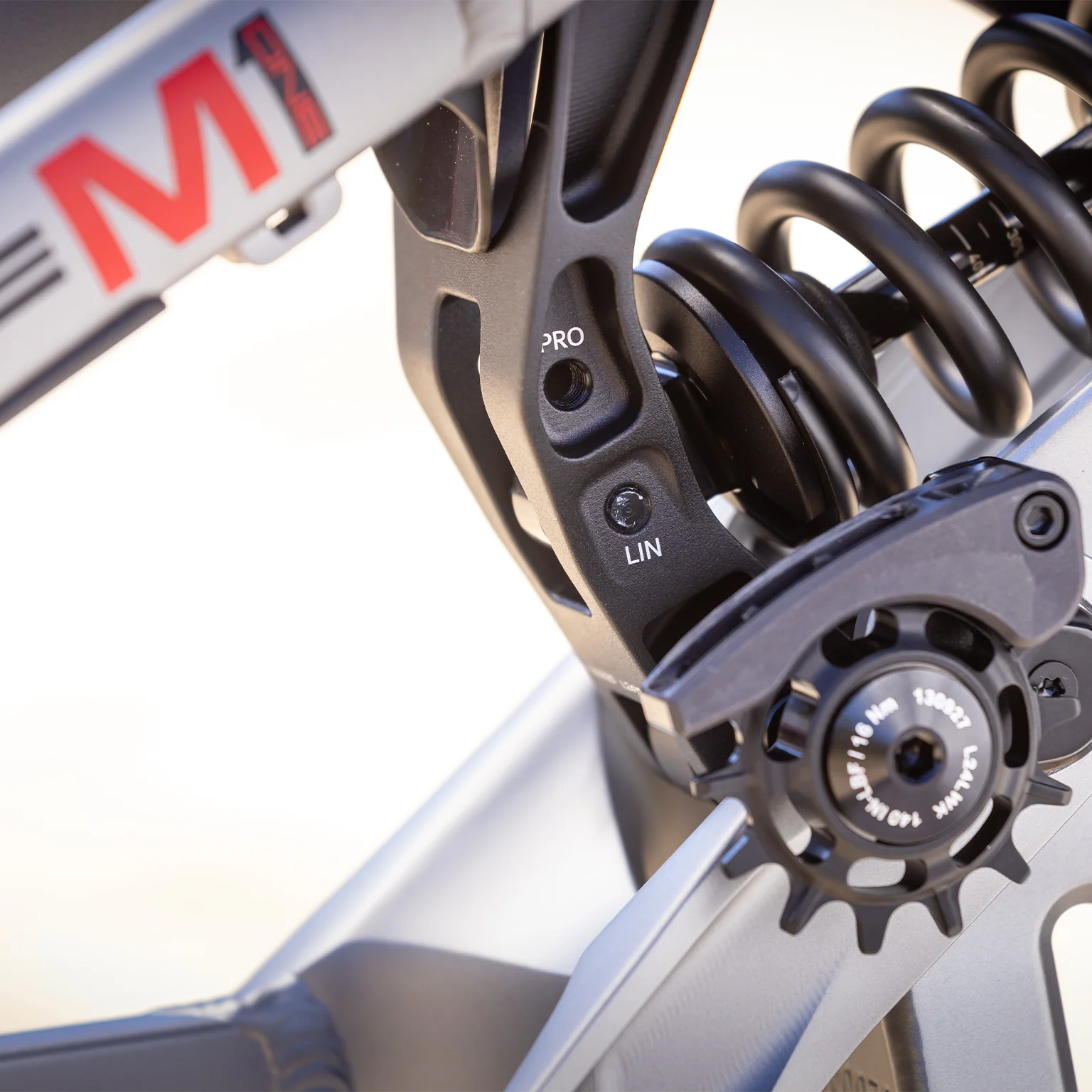 M1 FRAME Titanium Gray - Image 11