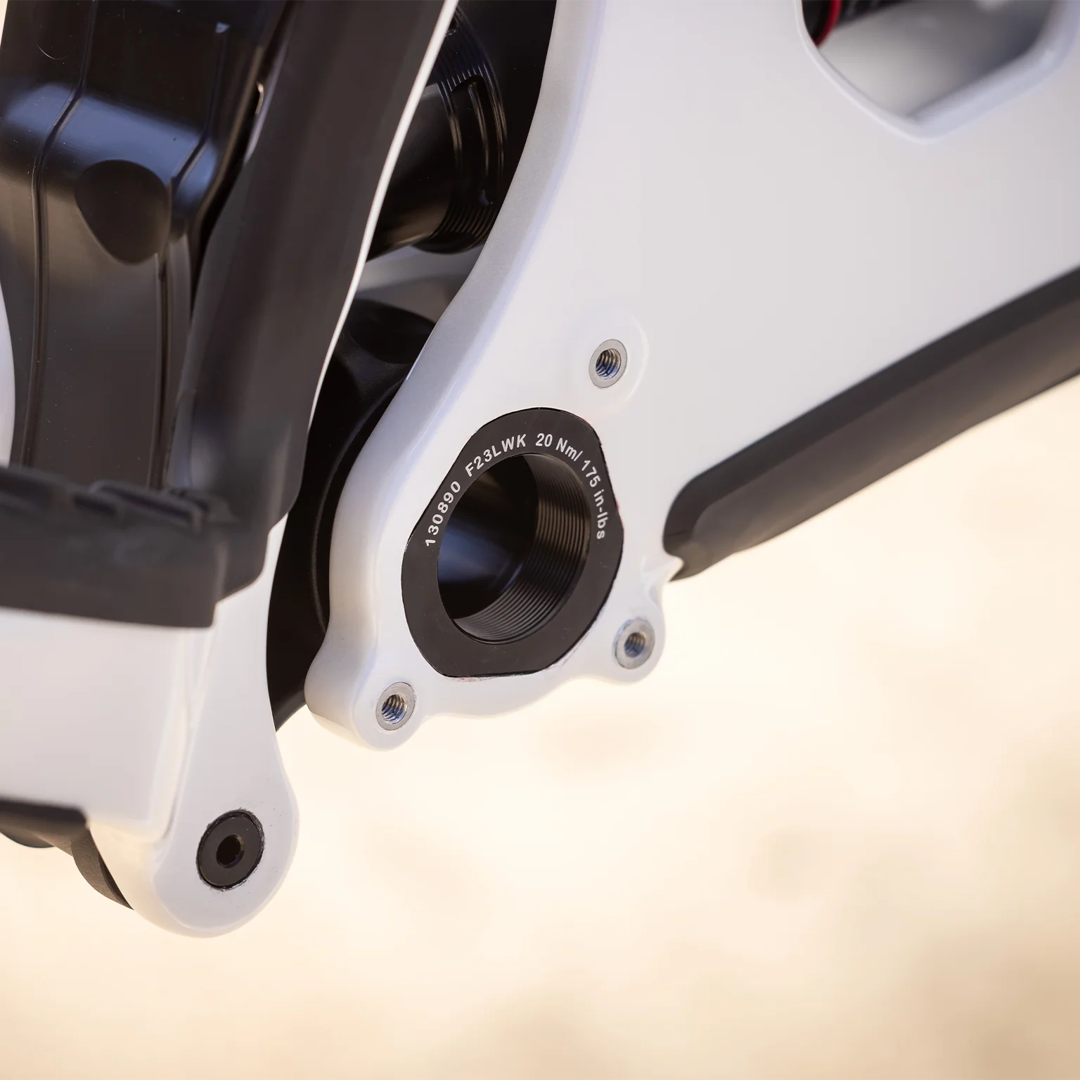 TRACER 29 FRAME PEARL GLOSS WHITE - Image 12